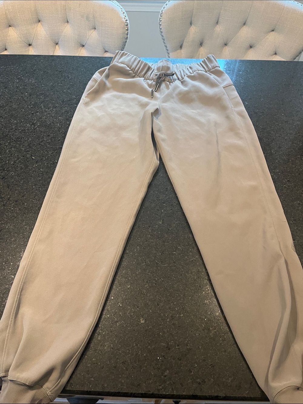 lululemon athletica women’s Joggers in olive green